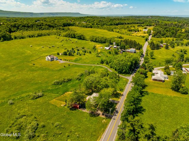 412 Font Grove Road, New Scotland, NY 12159