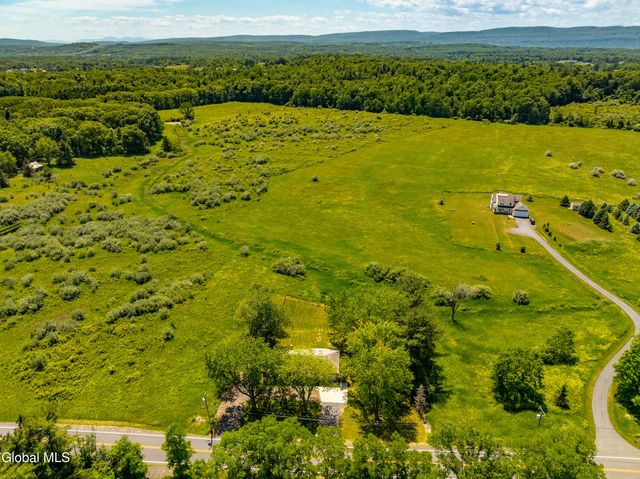 412 Font Grove Road, New Scotland, NY 12159