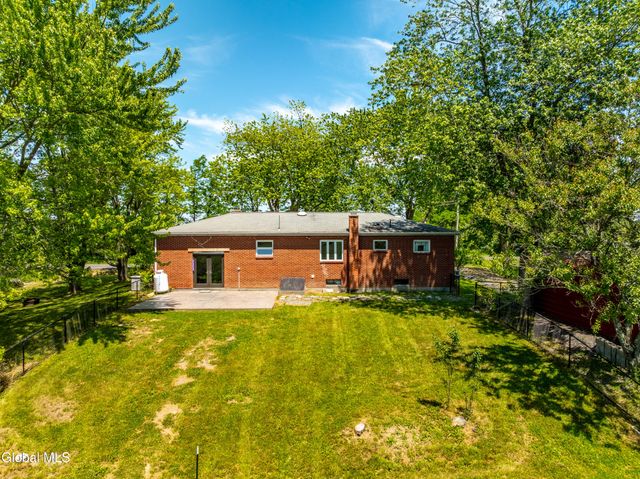 412 Font Grove Road, New Scotland, NY 12159