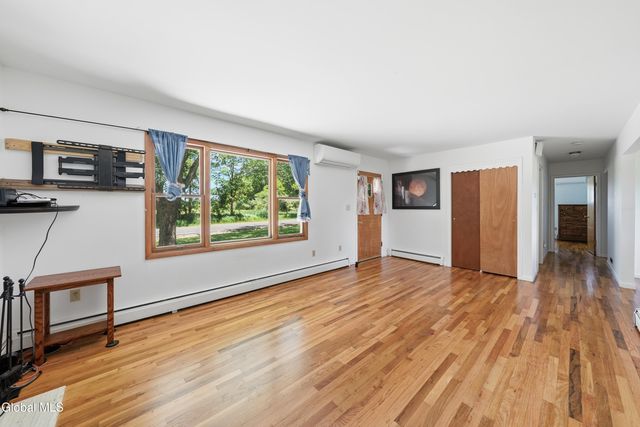 412 Font Grove Road, New Scotland, NY 12159