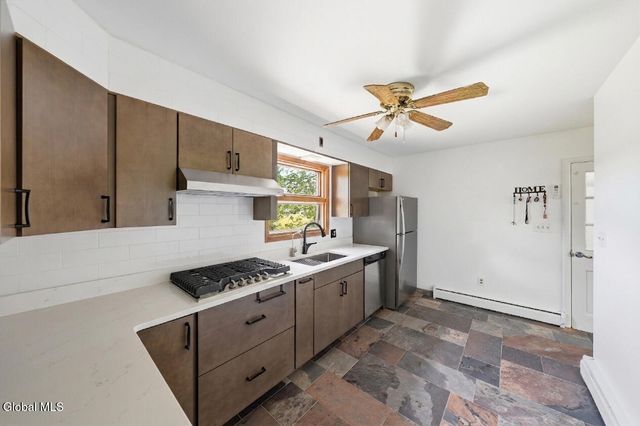412 Font Grove Road, New Scotland, NY 12159