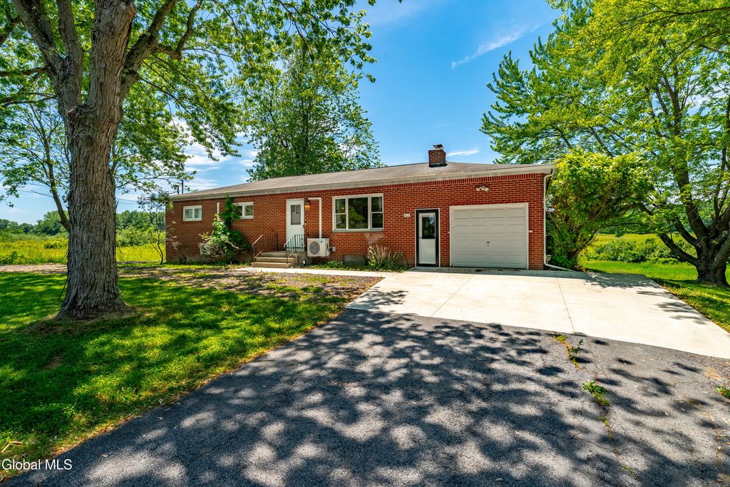 412 Font Grove Road, New Scotland, NY 12159