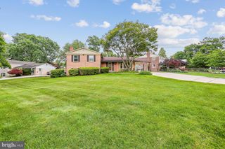 2 FOXHALL CT, Silver Spring, MD 20906