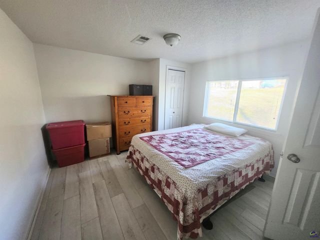 212 Little Farm Lane, Kathleen, GA 31047