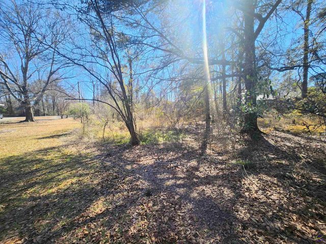 212 Little Farm Lane, Kathleen, GA 31047