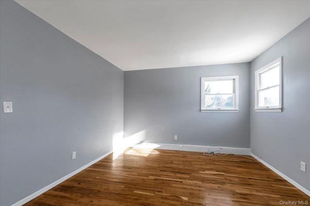 27 Marlo Lane 2nd Floor, Hauppauge, NY 11788