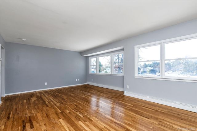 27 Marlo Lane 2nd Floor, Hauppauge, NY 11788