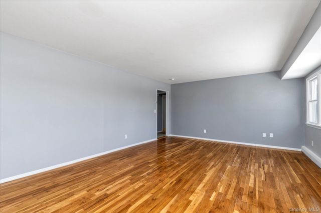 27 Marlo Lane 2nd Floor, Hauppauge, NY 11788