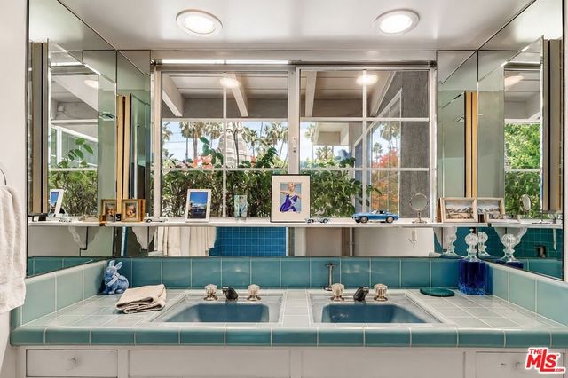 1094 S Paseo De Marcia, Palm Springs, CA 92264