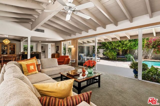 1094 S Paseo De Marcia, Palm Springs, CA 92264