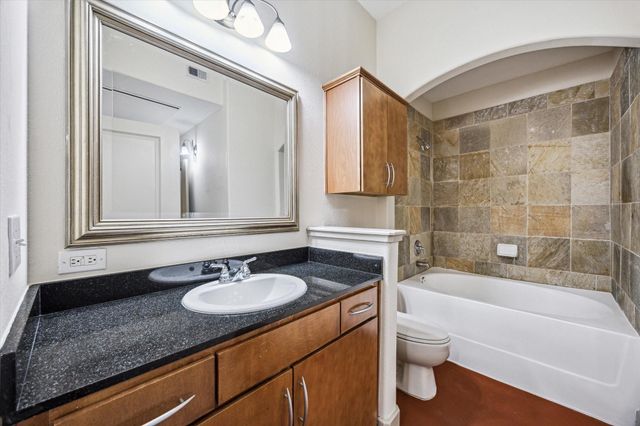 1901 Post Oak Boulevard 1211, Houston, TX 77056