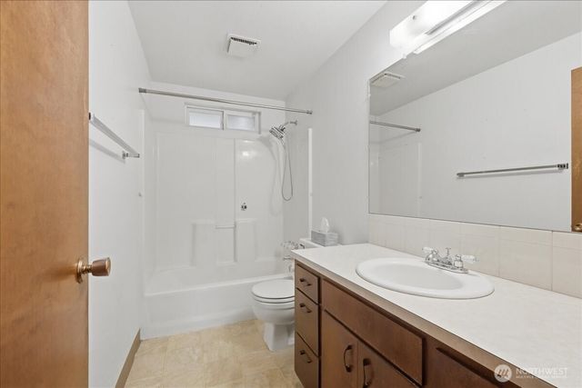 7116 105th Street E, Puyallup, WA 98373