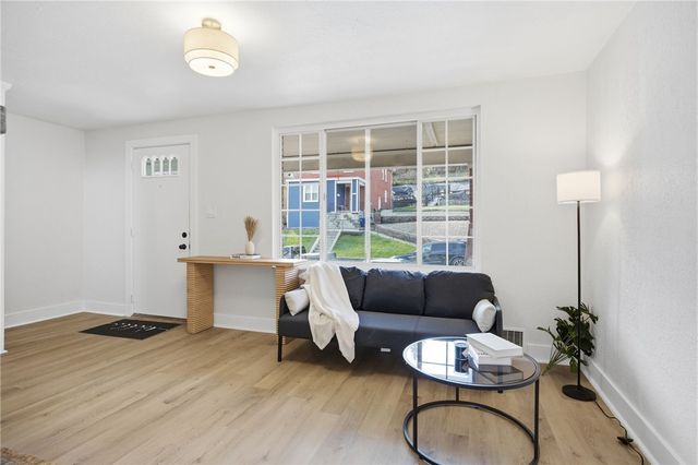 1513 Dagrmar Ave, Beechview, PA 15216