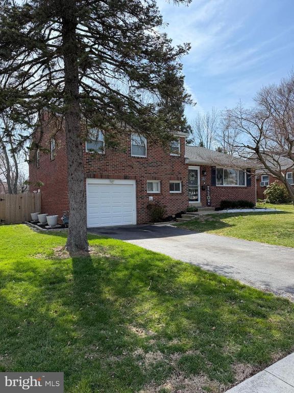 334 PARHAM RD, Springfield, PA 19064