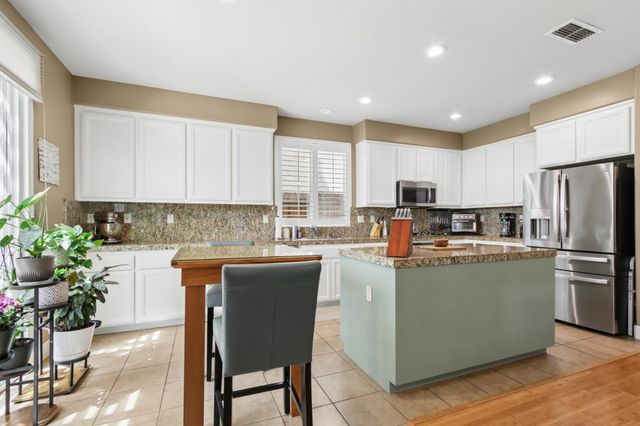 1865 Donner Rd, West Sacramento, CA 95691