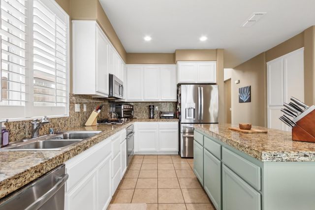 1865 Donner Rd, West Sacramento, CA 95691