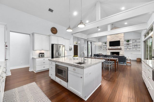 1821 Overland Stage RD, Dripping Springs, TX 78620