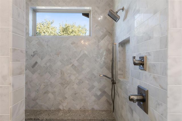 1821 Overland Stage RD, Dripping Springs, TX 78620