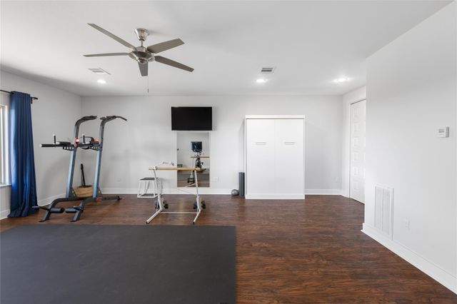 1821 Overland Stage RD, Dripping Springs, TX 78620