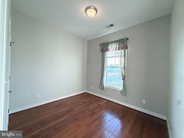 210 AYLESBURY LN, Martinsburg, WV 25403