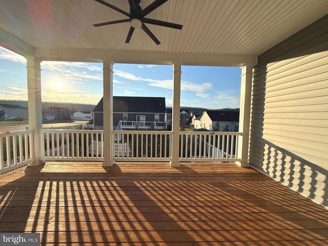 210 AYLESBURY LN, Martinsburg, WV 25403