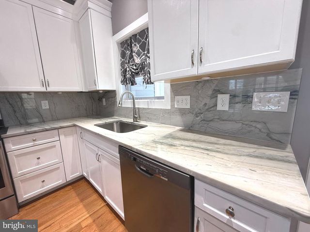 210 AYLESBURY LN, Martinsburg, WV 25403