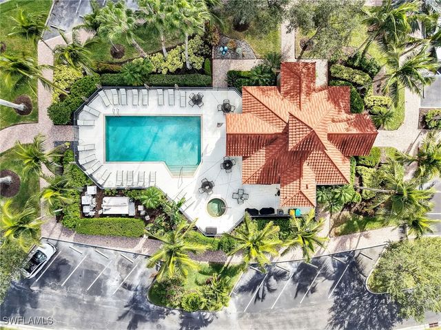 8633 Champions PT 803, Naples, FL 34113