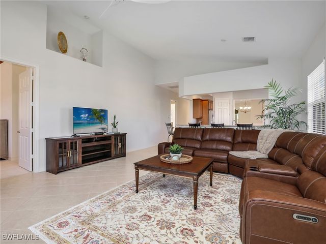 8633 Champions PT 803, Naples, FL 34113