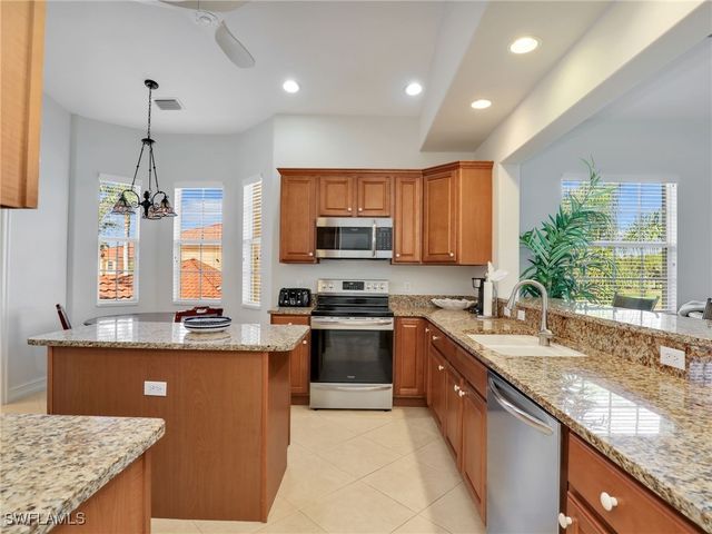 8633 Champions PT 803, Naples, FL 34113