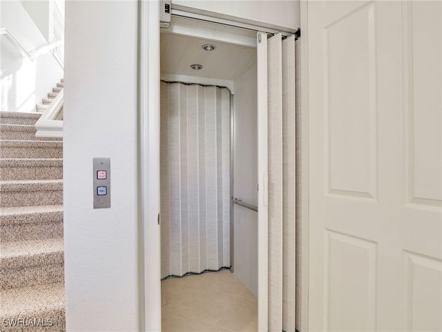 8633 Champions PT 803, Naples, FL 34113