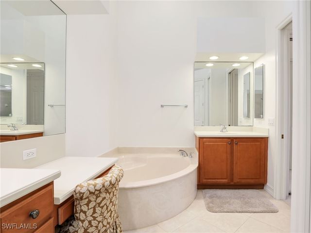 8633 Champions PT 803, Naples, FL 34113