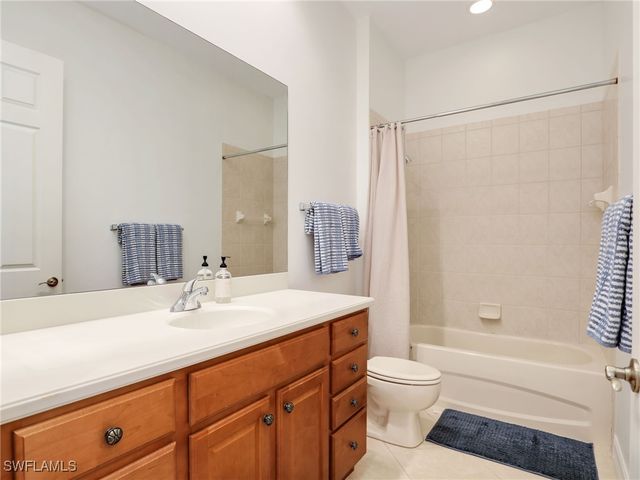 8633 Champions PT 803, Naples, FL 34113