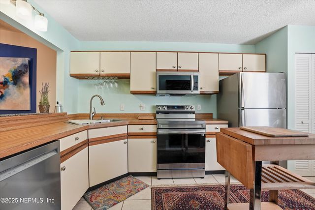 7623 BAYMEADOWS Circle 2031, Jacksonville, FL 32256