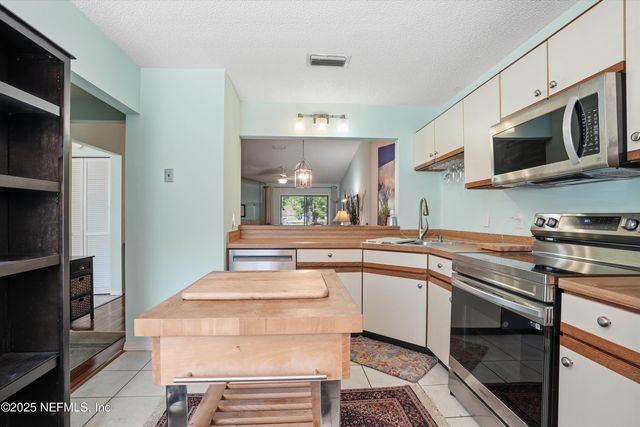 7623 BAYMEADOWS Circle 2031, Jacksonville, FL 32256