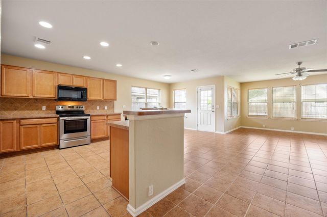 205 Lark ST, Leander, TX 78641