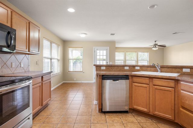 205 Lark ST, Leander, TX 78641