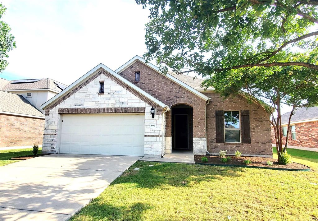 807 Farm House DR, Hutto, TX 78634