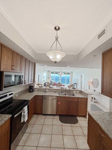 8525 Gulf Boulevard APT 811, Navarre, FL 32566