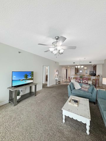 8525 Gulf Boulevard APT 811, Navarre, FL 32566