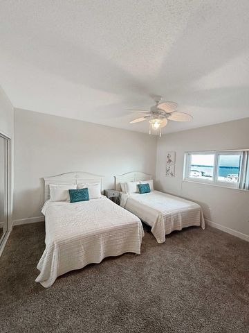 8525 Gulf Boulevard APT 811, Navarre, FL 32566
