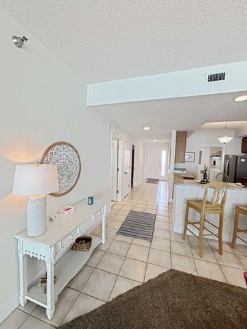 8525 Gulf Boulevard APT 811, Navarre, FL 32566