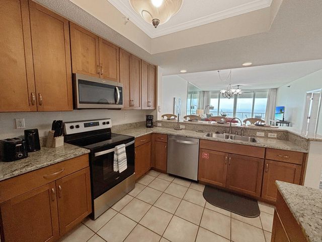 8525 Gulf Boulevard APT 811, Navarre, FL 32566