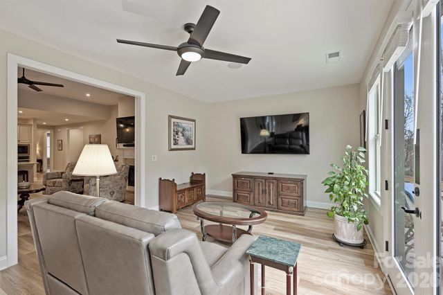 9610 Cresswind Boulevard, Charlotte, NC 28215