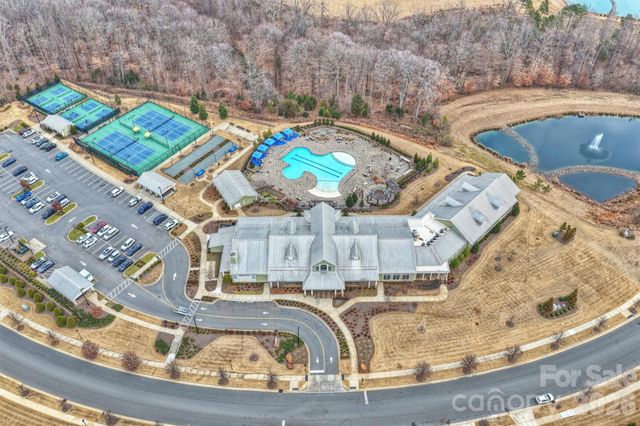 9610 Cresswind Boulevard, Charlotte, NC 28215