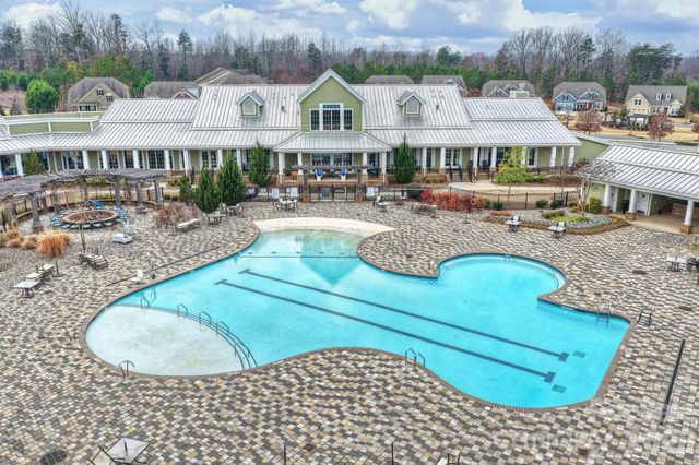 9610 Cresswind Boulevard, Charlotte, NC 28215