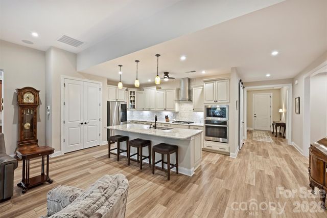 9610 Cresswind Boulevard, Charlotte, NC 28215