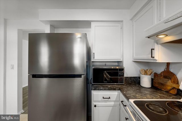 15 MARIAN CT, Sterling, VA 20165