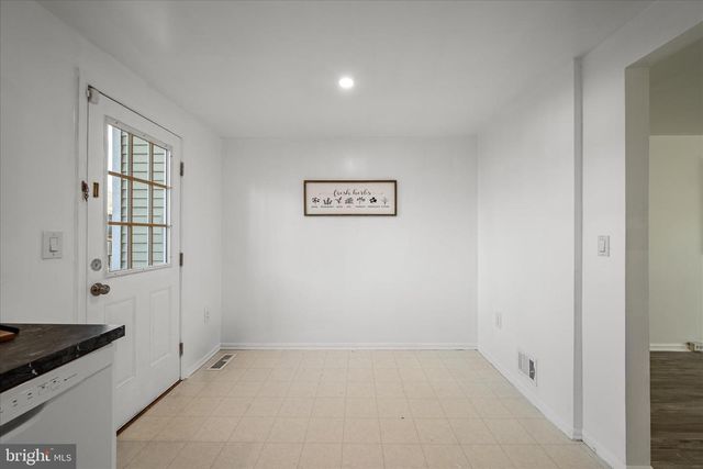 15 MARIAN CT, Sterling, VA 20165