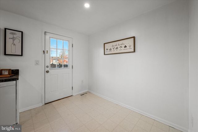 15 MARIAN CT, Sterling, VA 20165