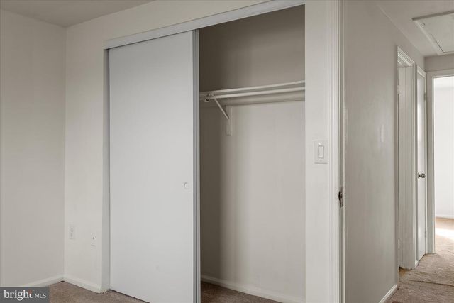 15 MARIAN CT, Sterling, VA 20165